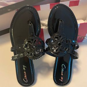 BRAND NEW women’s sandals